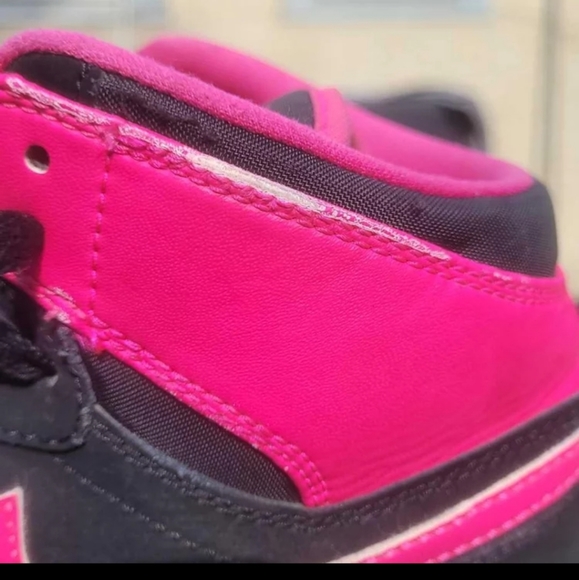 Air Jordan 1 Retro High GG 'VIVID PINK' - Picture 8 of 9